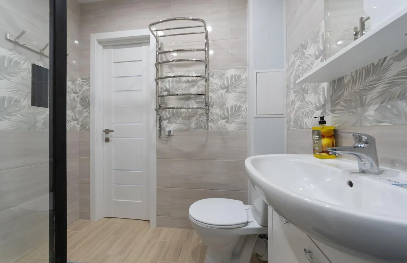 Уютная Современная,Однокомнатная Квартира По Проспекту Леся Курбаса 9Д Kiev Apartamento